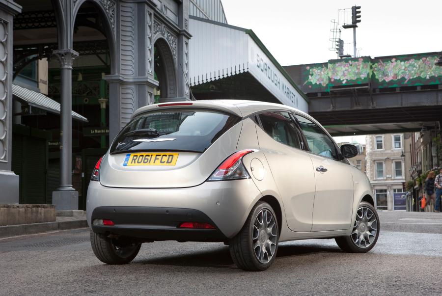  Chrysler Ypsilon 2011 года  (фото 31 из 50)